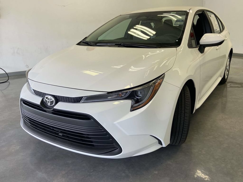 Used 2026 Toyota Corolla LE w/ LE Premium Package FWD image 7