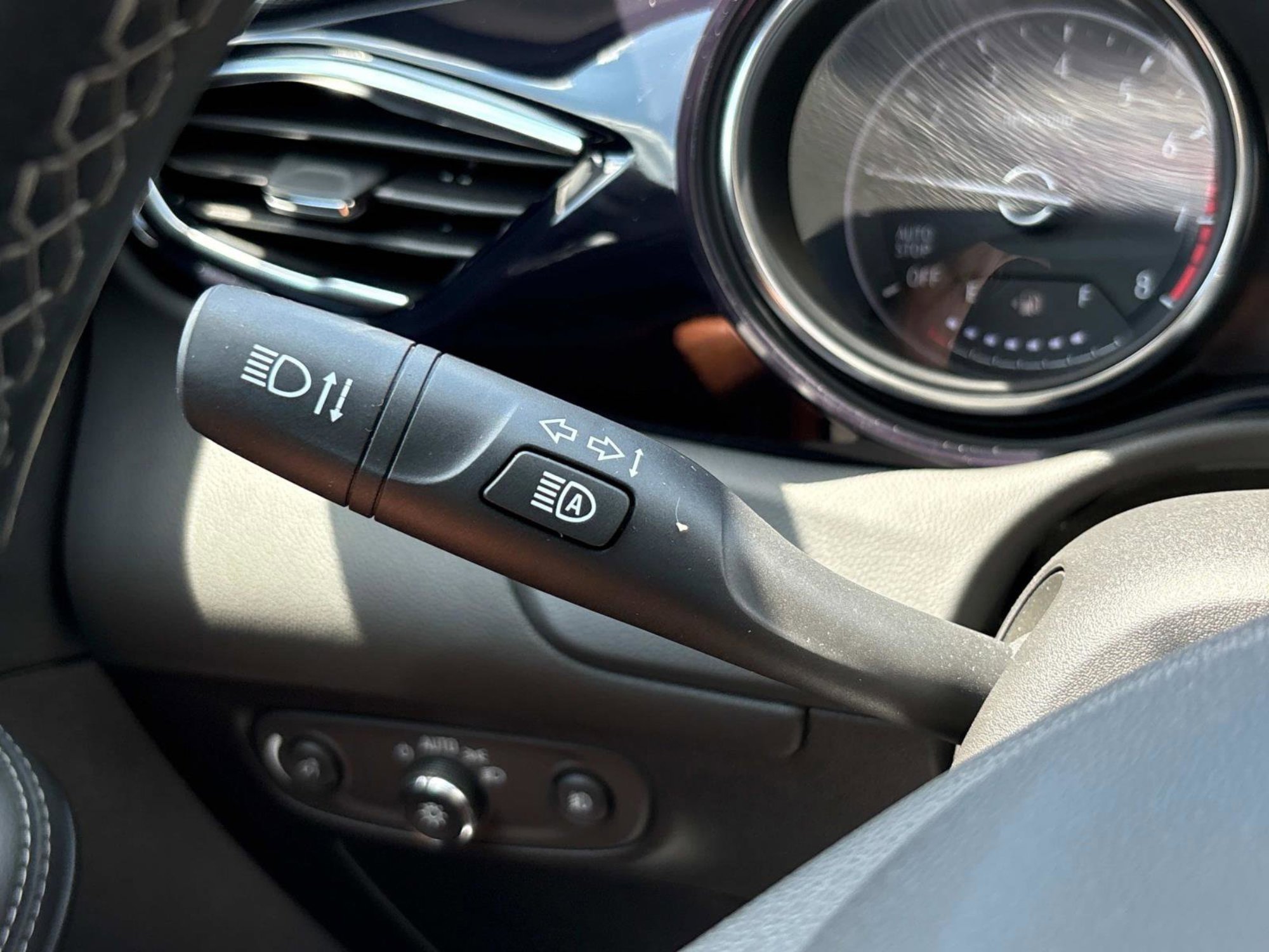 Used 2023 Buick Encore GX Select w/ Sport Touring Package image 33