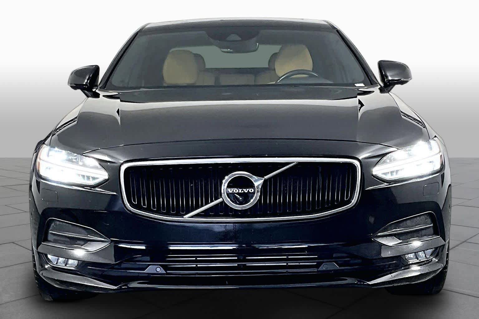Used 2018 Volvo S90 T6 Momentum image 4