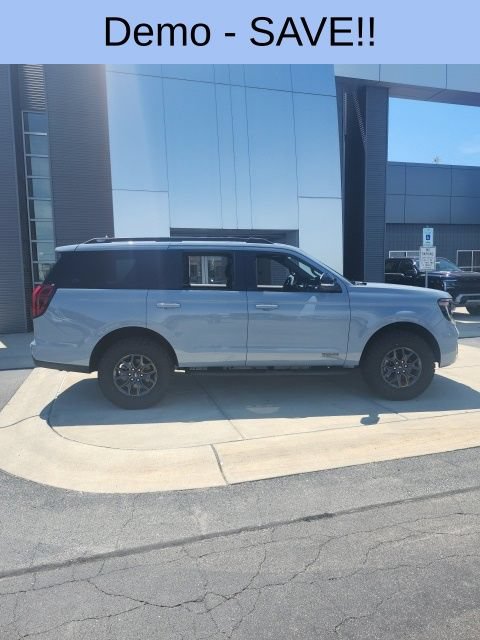 New 2026 Ford Expedition Tremor AWD/4WD image 9