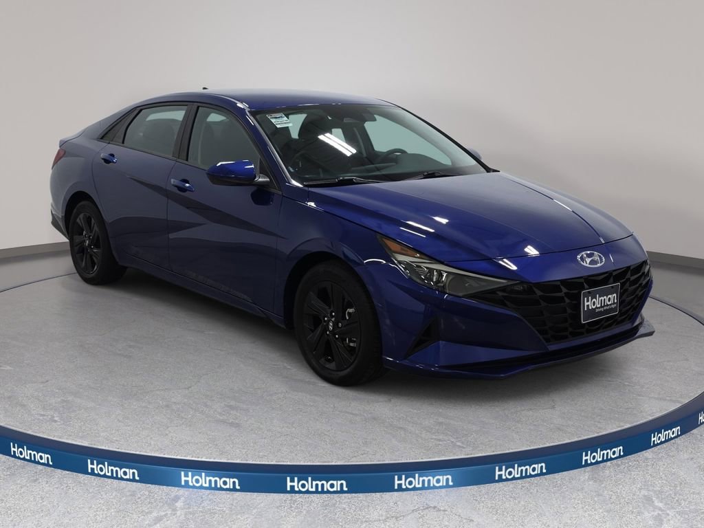 Used 2022 Hyundai Elantra SEL FWD image 4