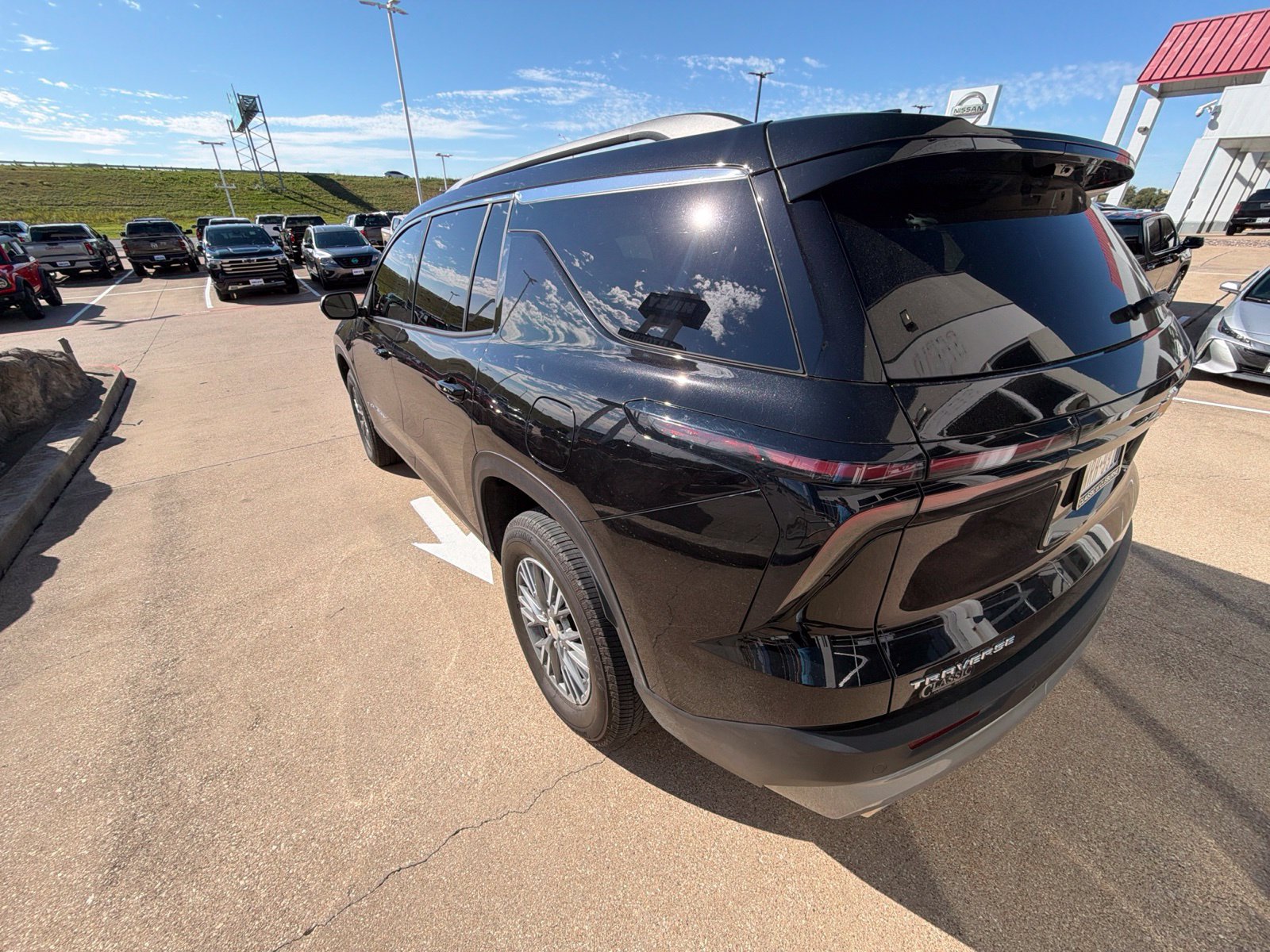 Used 2026 Chevrolet Traverse LT w/ Driver Confidence Package FWD image 10