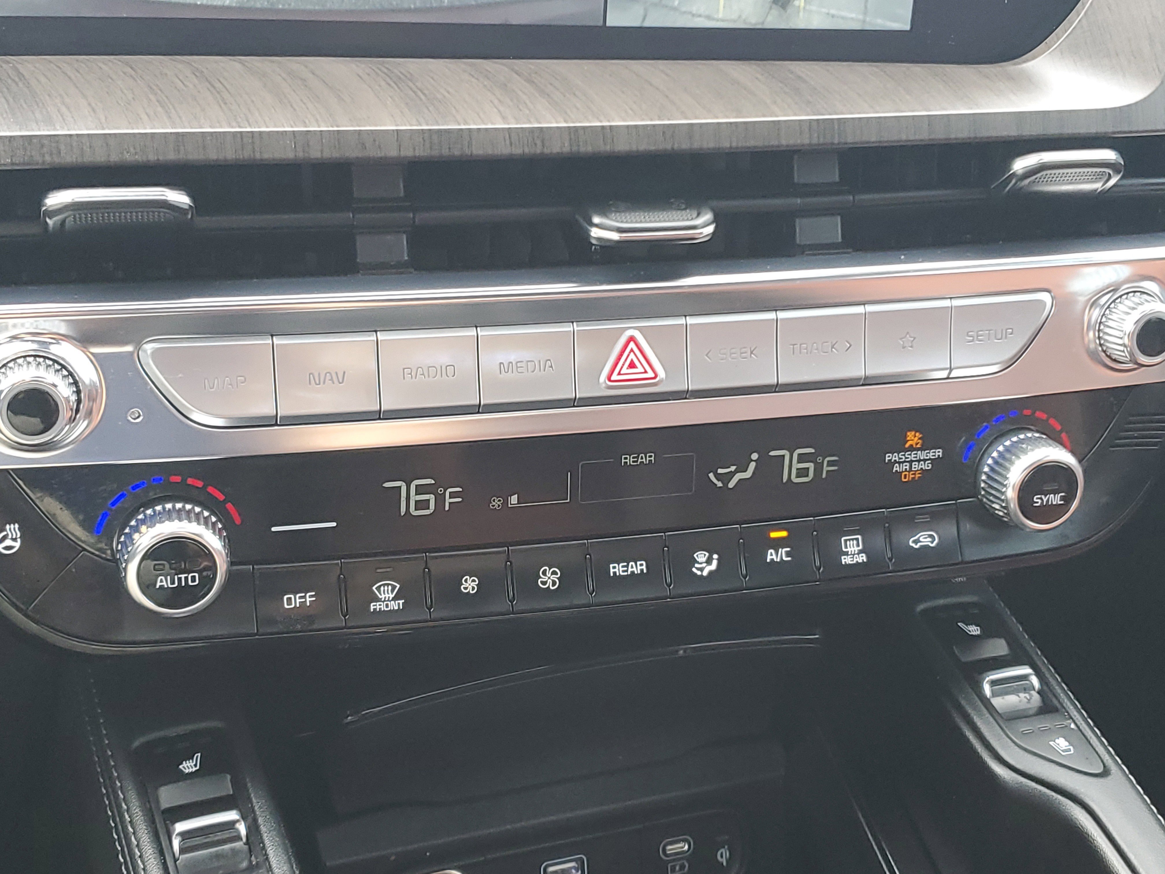 Used 2024 Kia Telluride SX image 30