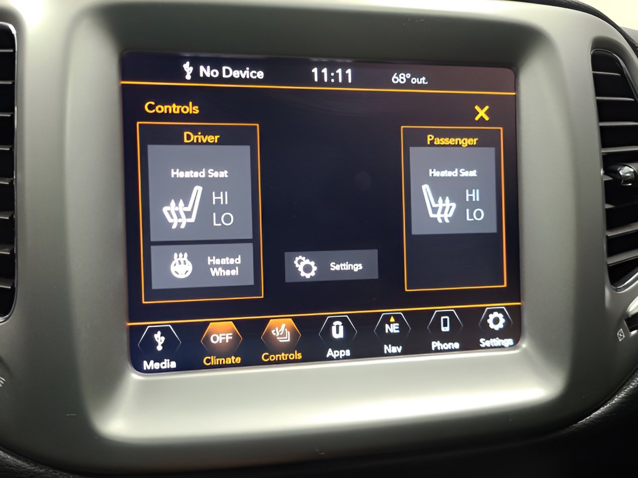 Used 2021 Jeep Compass Latitude w/ Sun and Sound Group AWD/4WD image 34