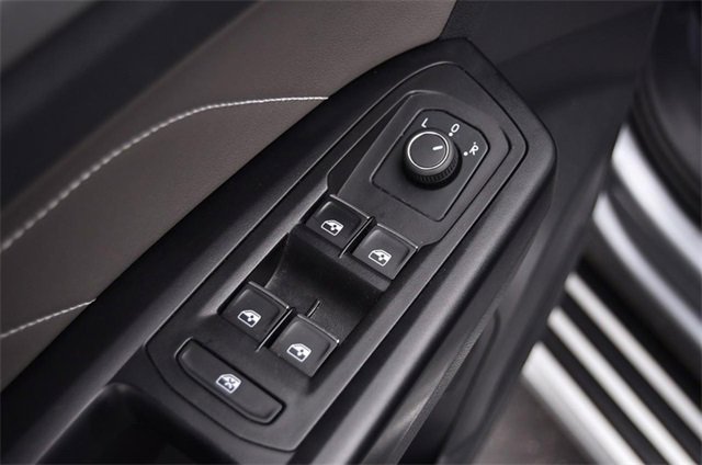 Certified 2021 Volkswagen Atlas SE w/ Towing Package image 8