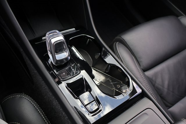 Used 2023 Volvo XC40 B5 Ultimate w/ Protection Package Premier image 24