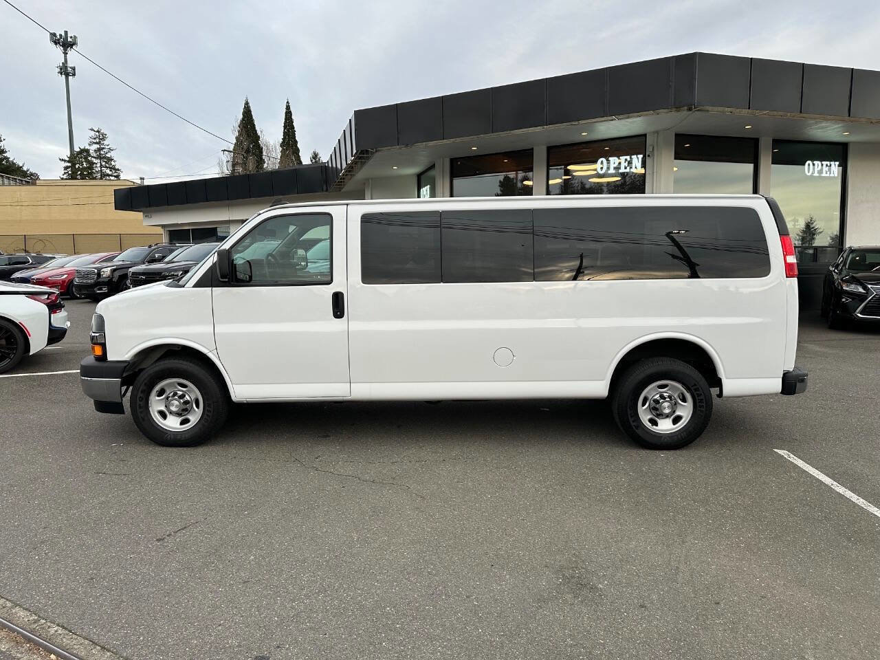 Used 2019 Chevrolet Express 3500 LT w/ LT Preferred Equipment Group image 2