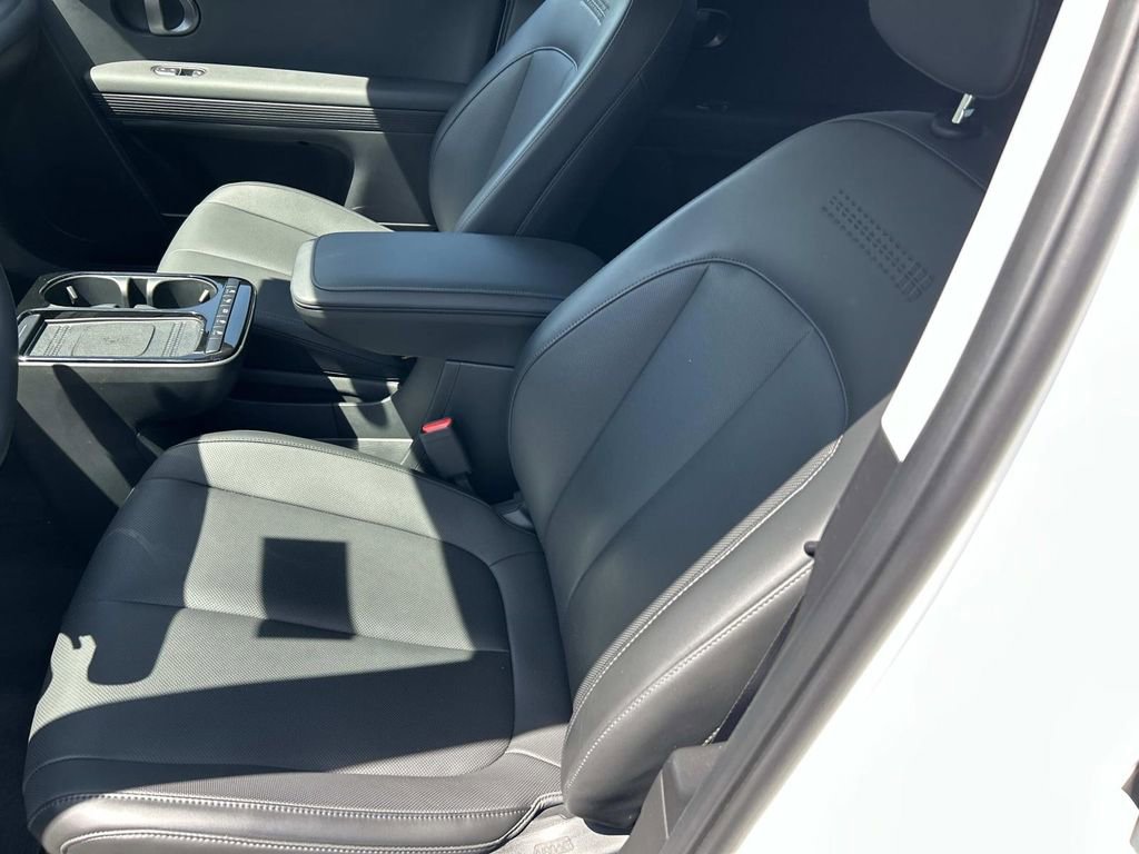 Used 2025 Hyundai Ioniq 5 SEL image 17