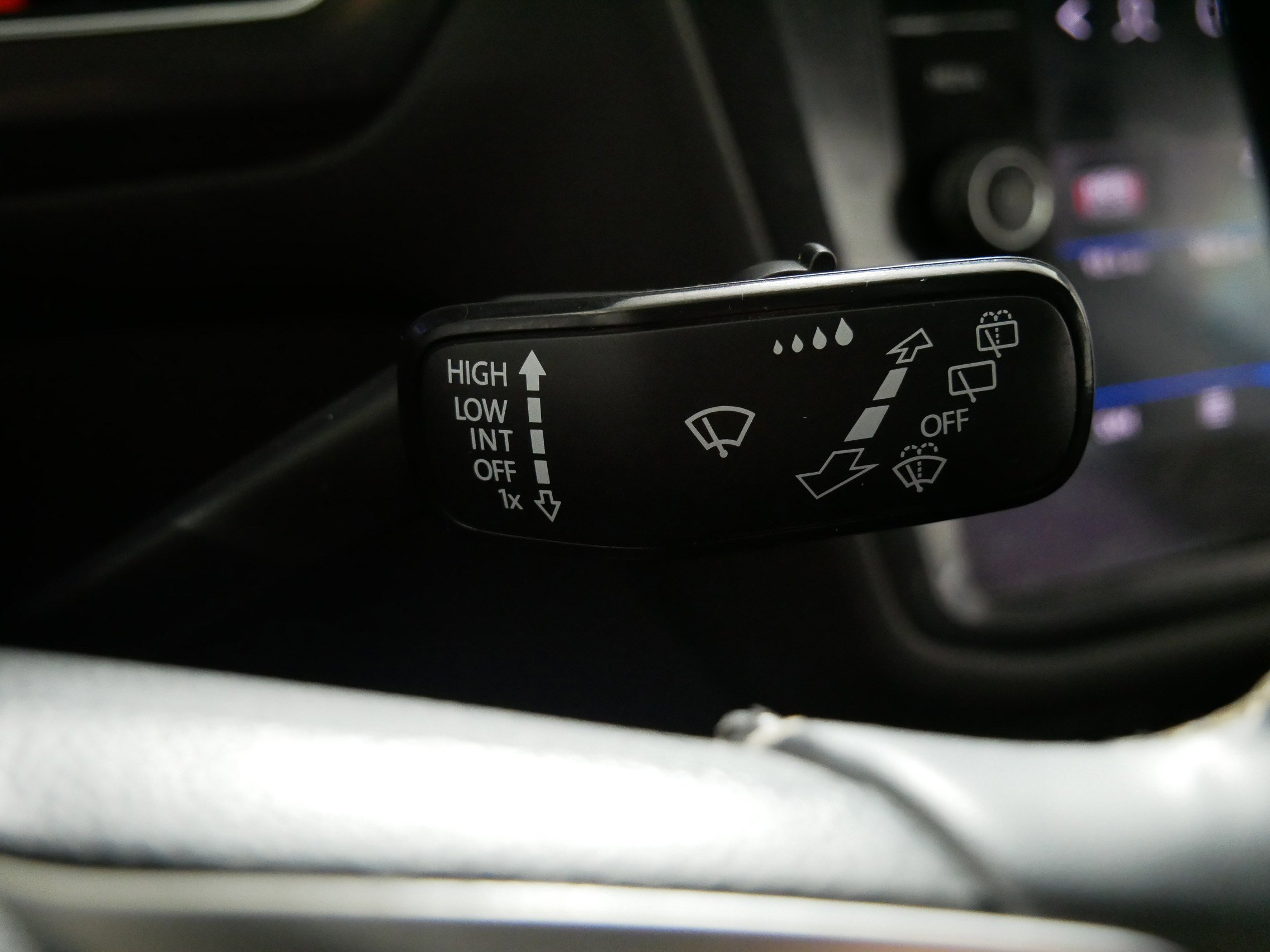 Used 2022 Volkswagen Tiguan SE FWD image 31