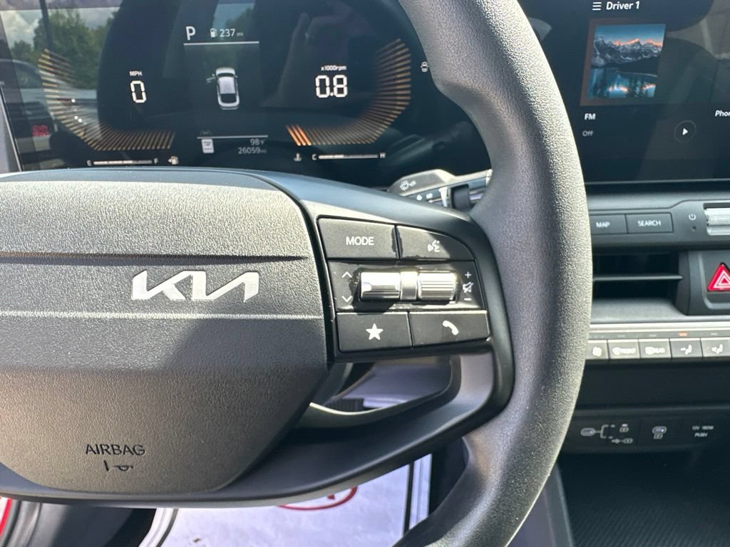 Used 2025 Kia K4 FWD image 17