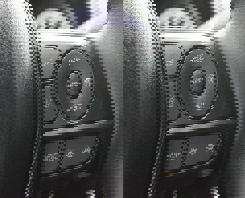 Used 2024 Toyota Camry SE image 10