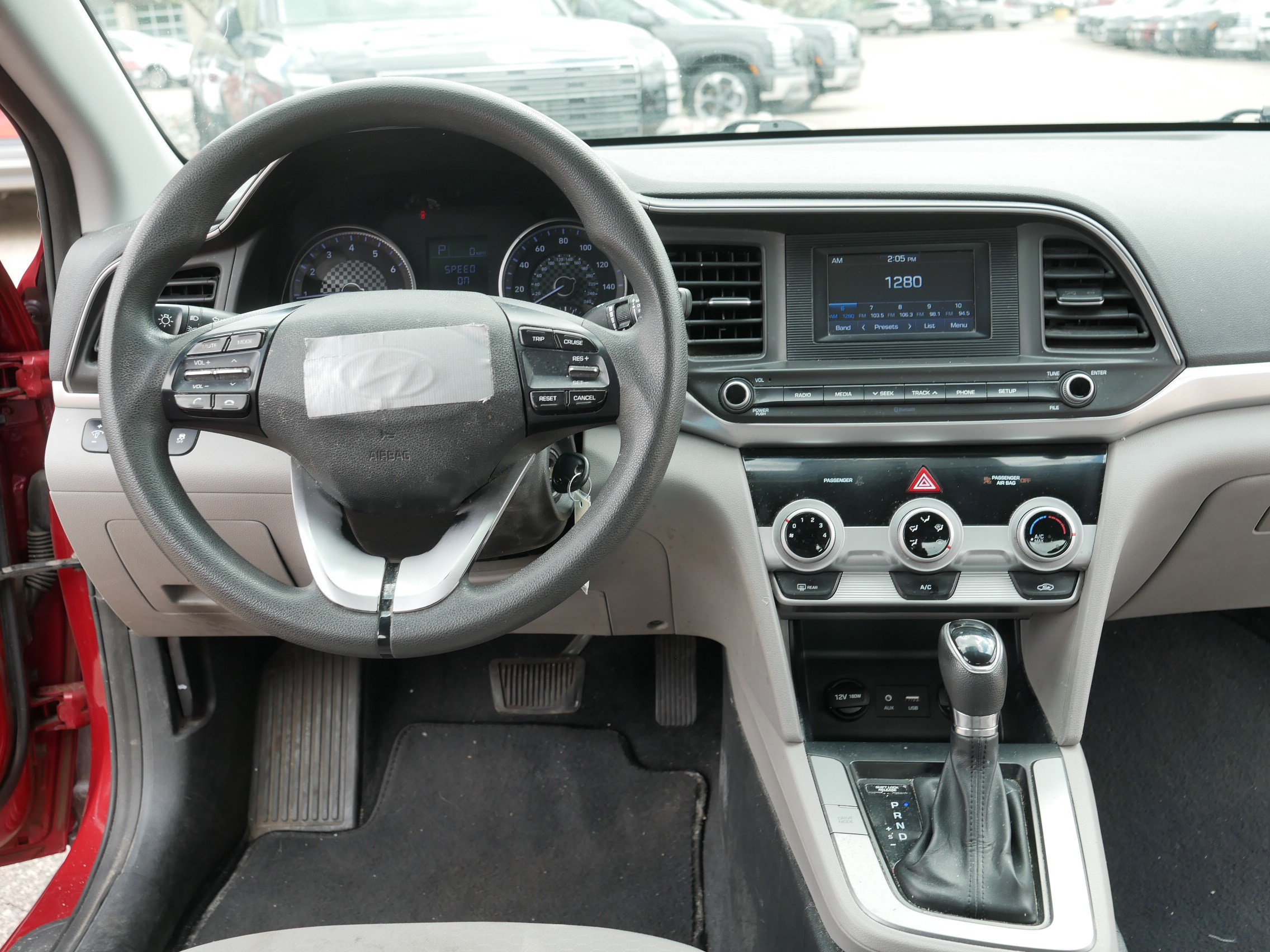 Used 2019 Hyundai Elantra SE FWD image 19
