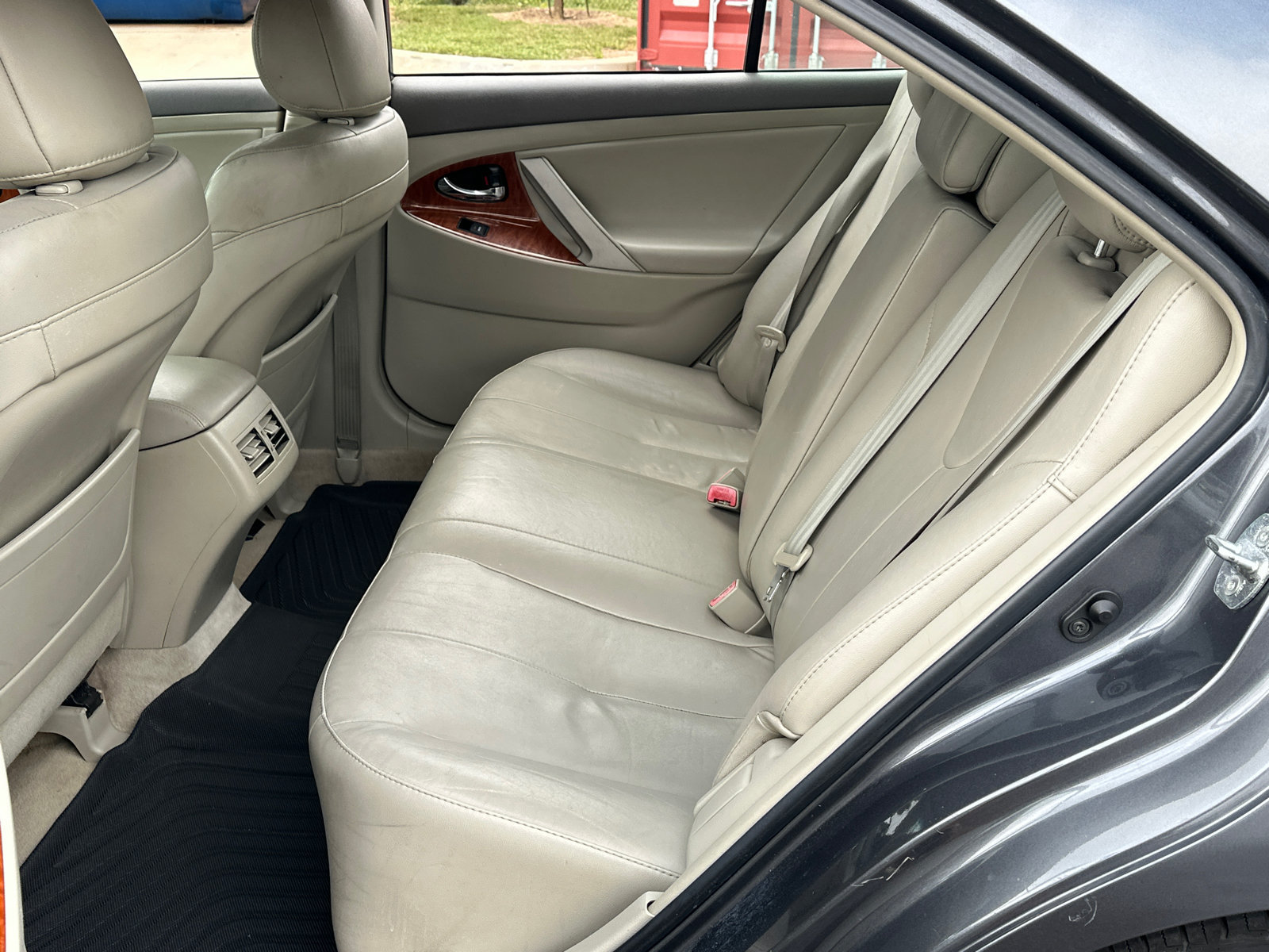 Used 2011 Toyota Camry XLE w/ XLE Extra-Value Pkg #2 FWD image 17