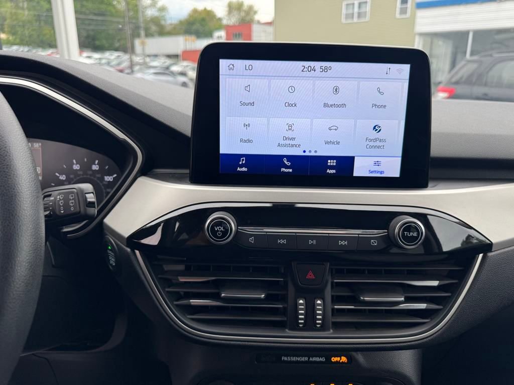 Used 2020 Ford Escape SE image 17