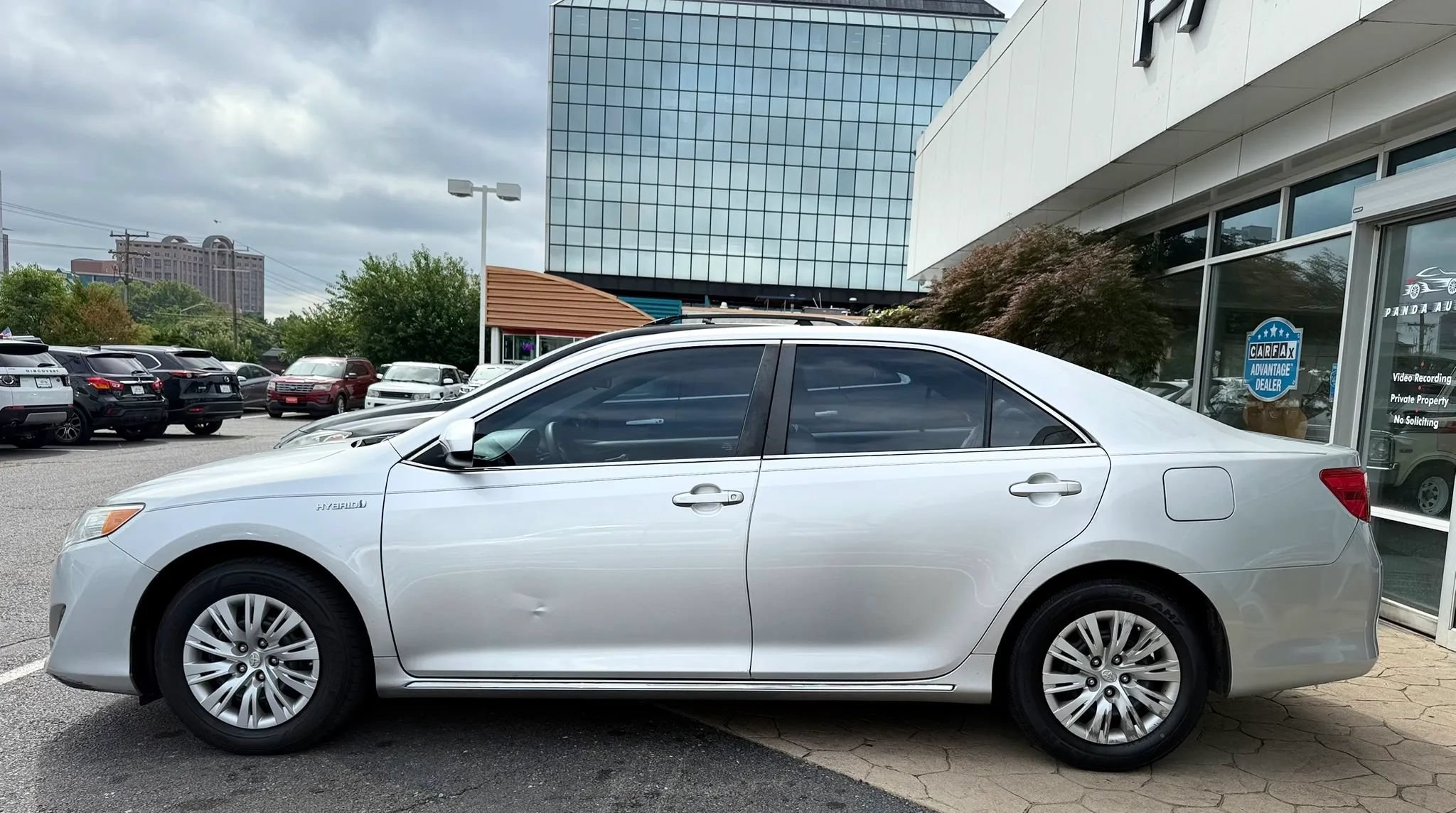 Used 2014 Toyota Camry LE FWD image 4