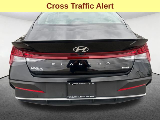 Used 2025 Hyundai Elantra SEL image 9