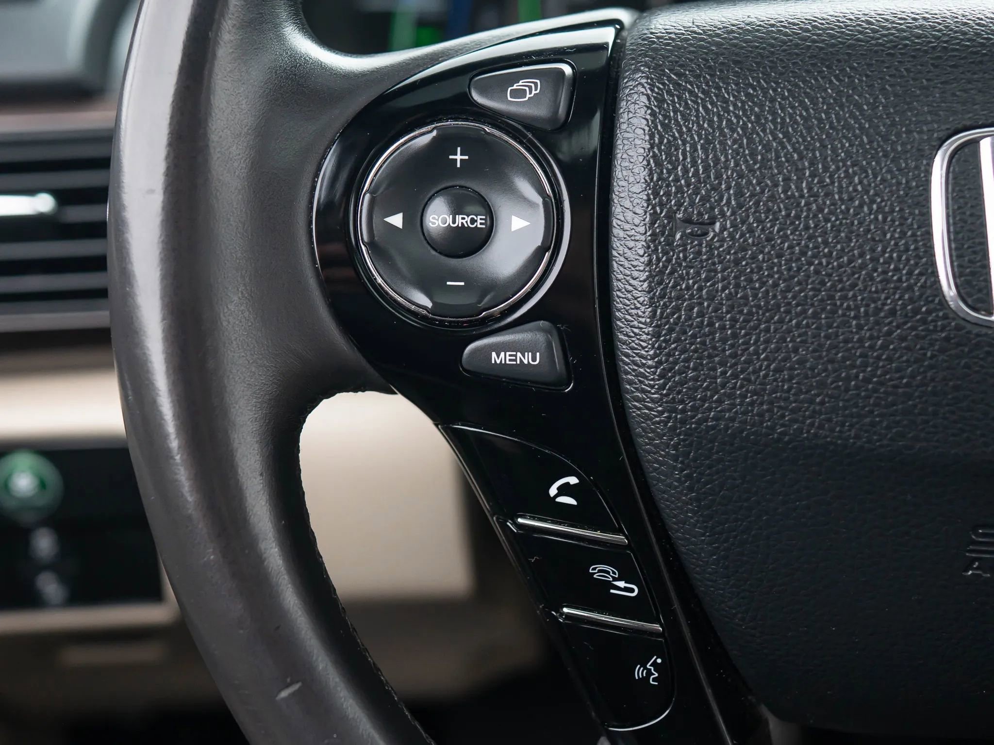 Used 2017 Honda Accord EX-L image 39