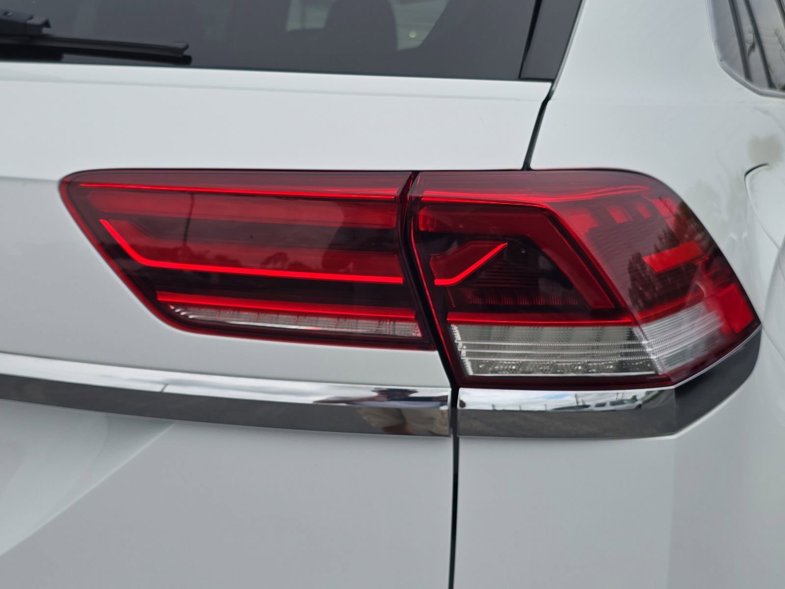 Used 2020 Volkswagen Atlas Cross Sport SEL Premium image 8