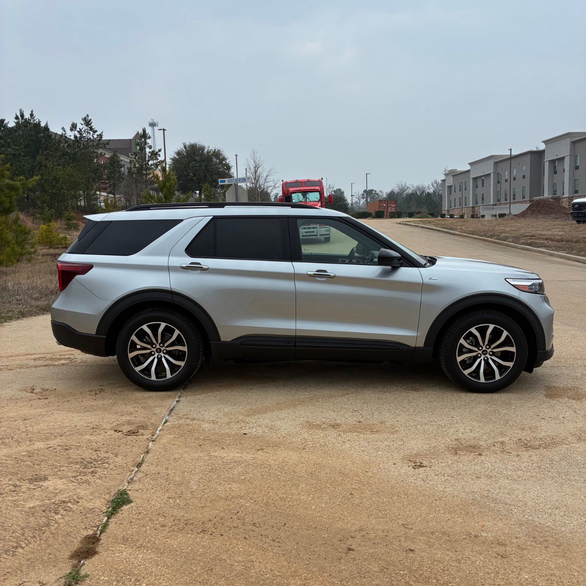 Used 2023 Ford Explorer ST-Line w/ Class IV Trailer Tow Package image 4