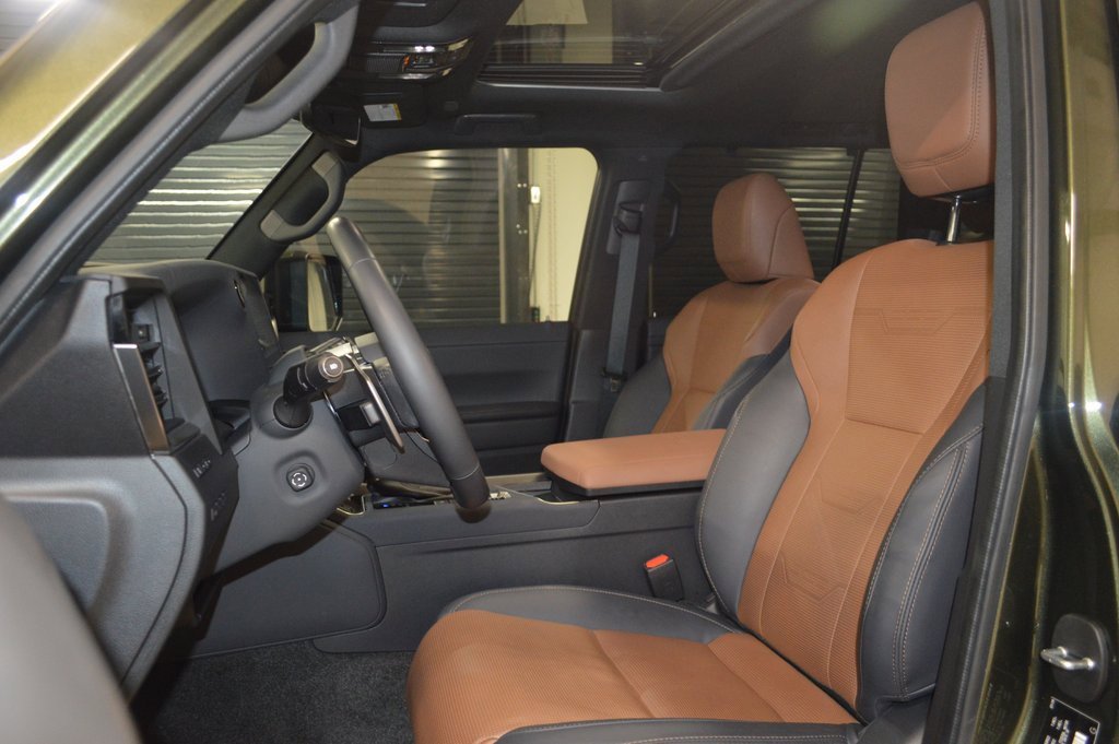 Used 2024 Lexus GX 550 w/ Accessory Package (Z1) image 5