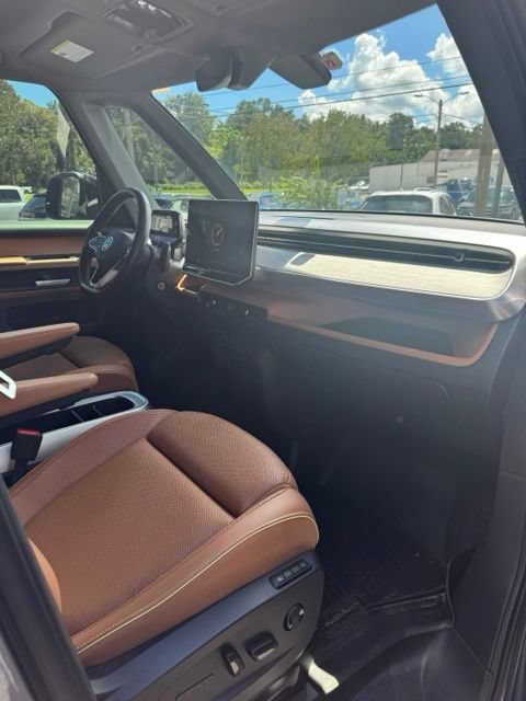 Used 2025 Volkswagen ID. Buzz Pro S RWD image 16