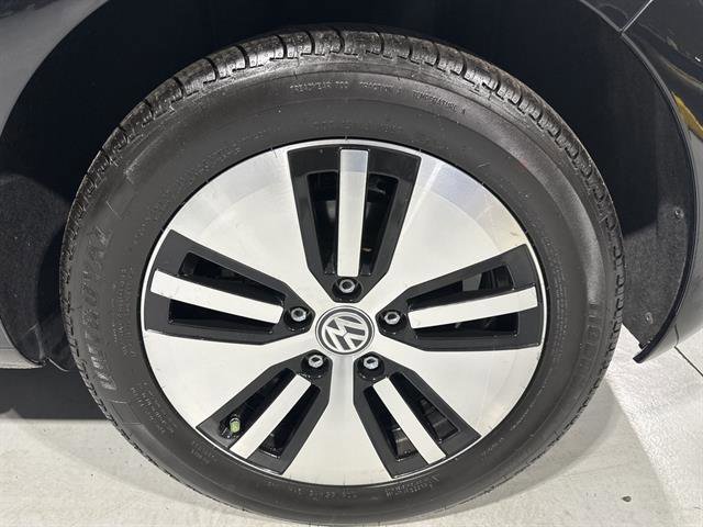 Used 2016 Volkswagen e-Golf SE image 10