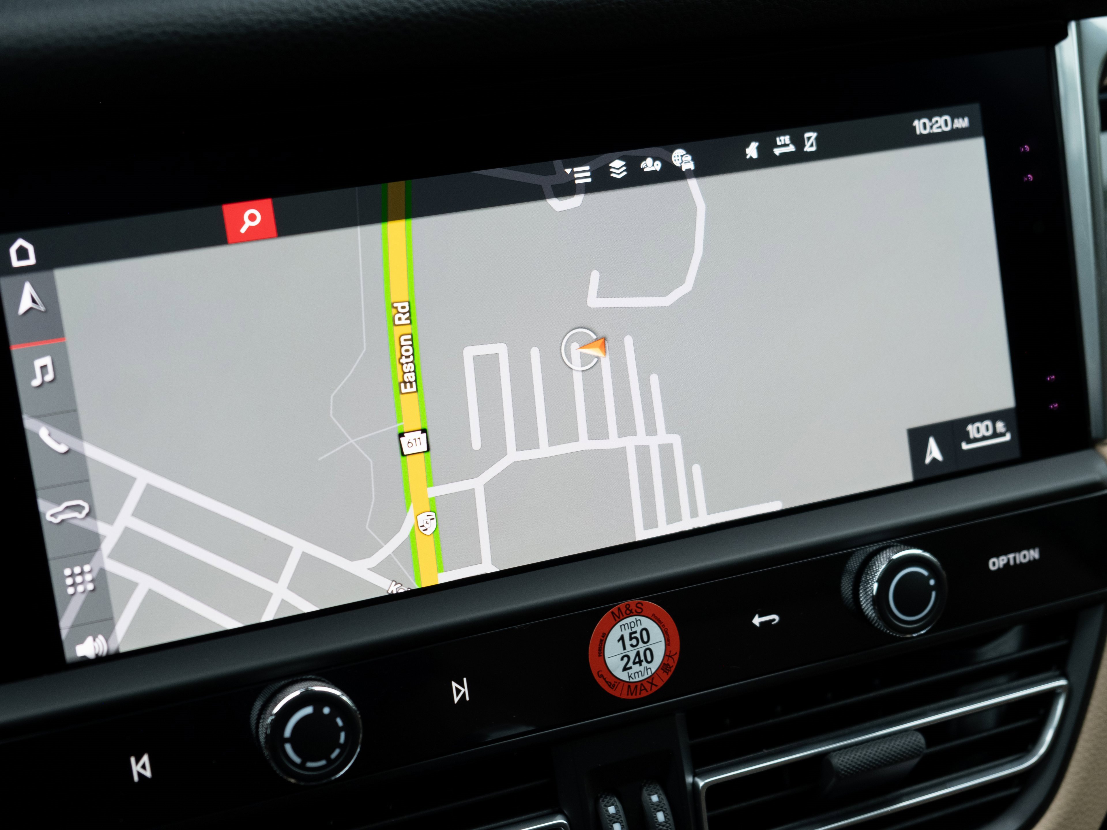 Certified 2025 Porsche Macan image 29