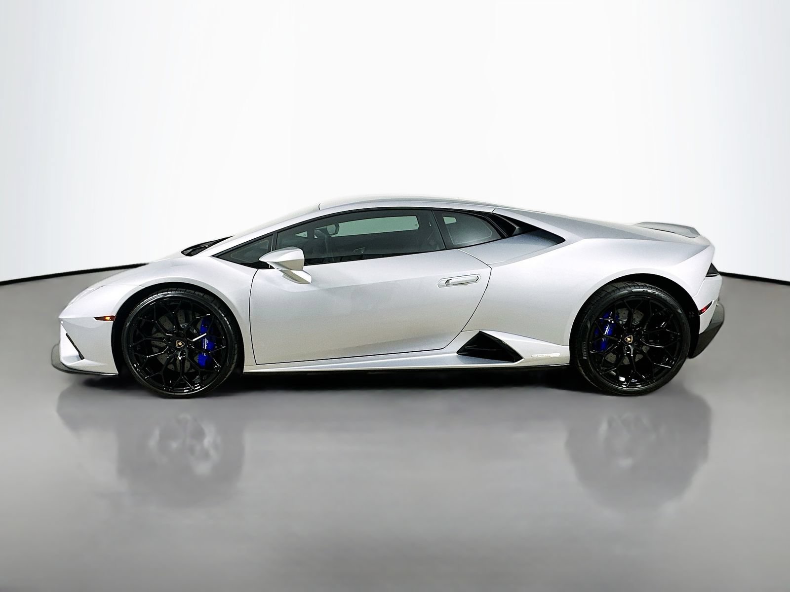 Used 2023 Lamborghini Huracan EVO RWD image 8