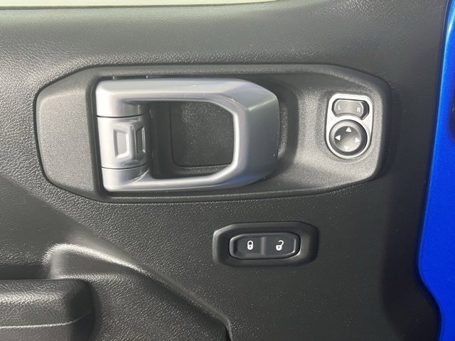 Used 2022 Jeep Gladiator Willys image 21