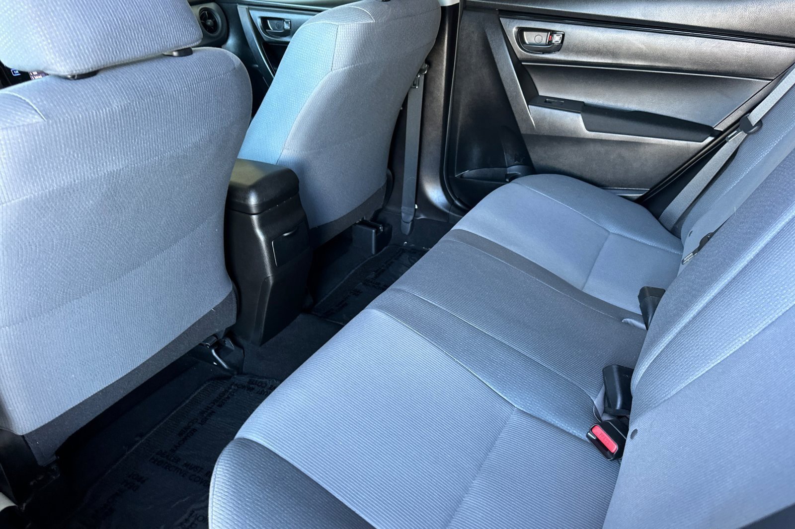 Used 2017 Toyota Corolla L w/ Carpet Mat Package (TMS) FWD image 11