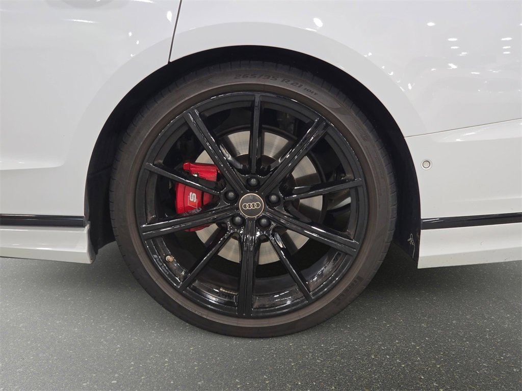 Used 2024 Audi S8 image 31