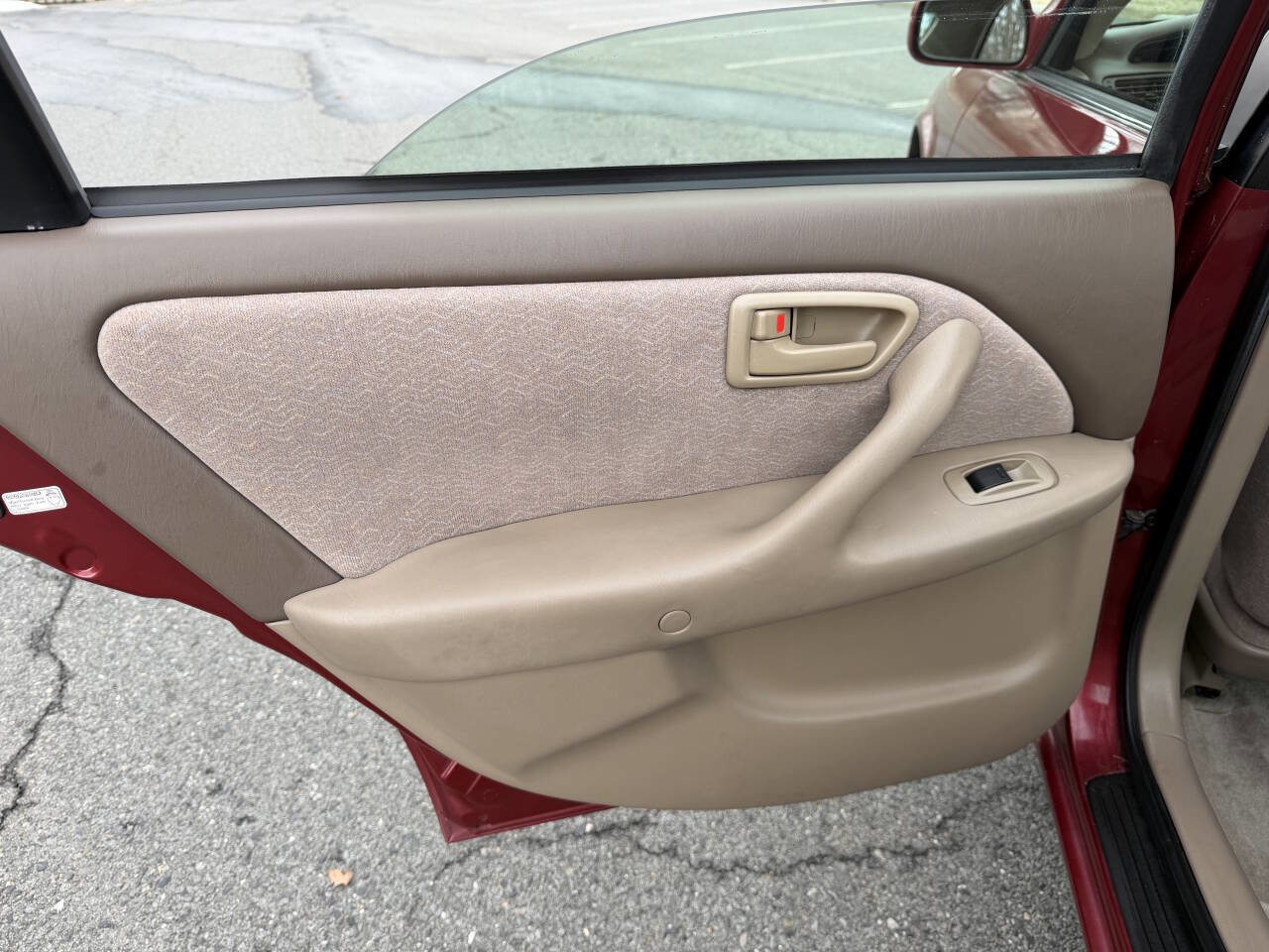 Used 1998 Toyota Camry LE FWD image 29