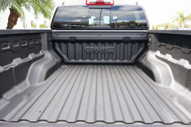 New 2026 GMC Canyon Elevation w/ Convenience Package image 17