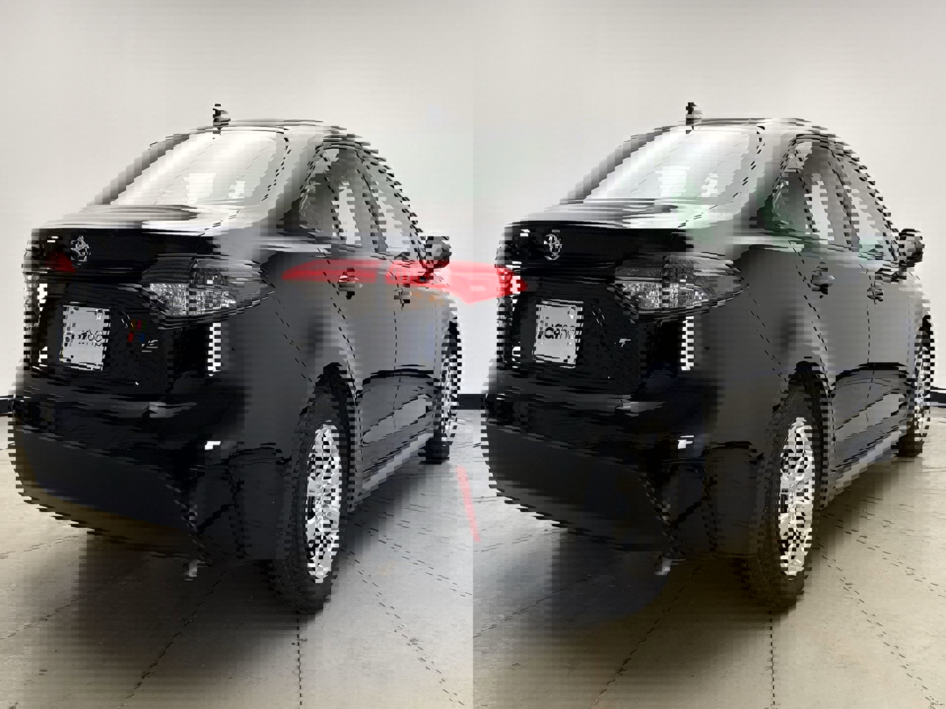 Used 2024 Toyota Corolla LE FWD image 5