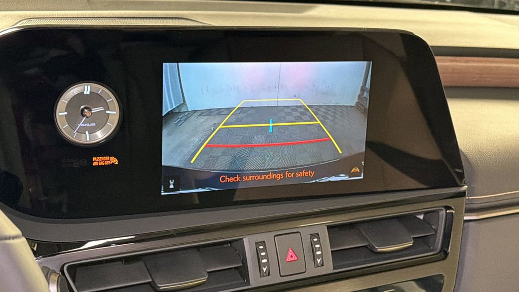 Used 2025 Lexus ES 300h w/ Premium Package image 28