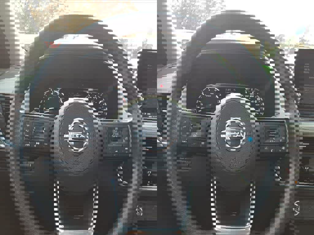 Certified 2023 Nissan Rogue SV image 24