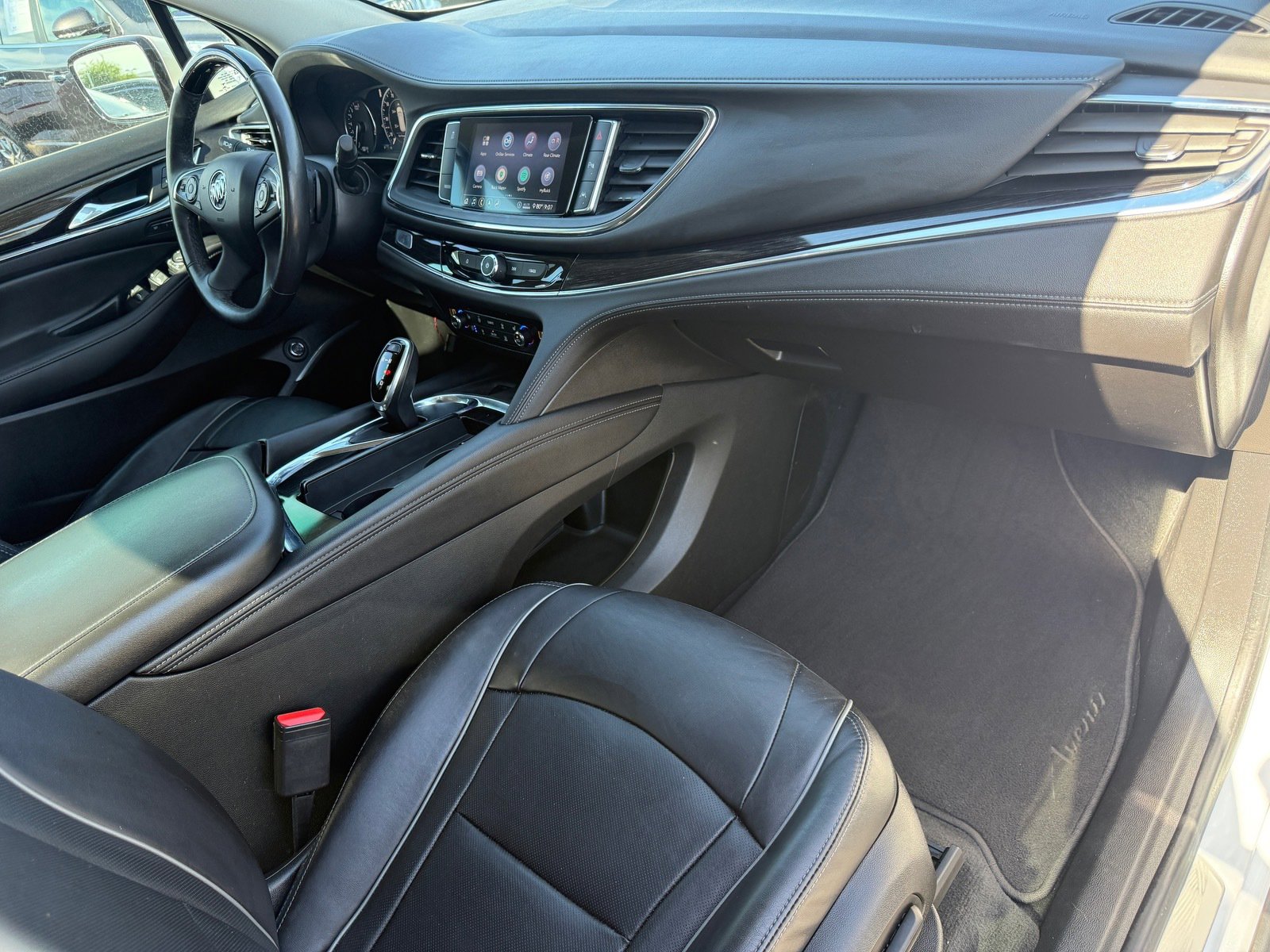 Used 2021 Buick Enclave Avenir w/ Avenir Technology Package FWD image 30