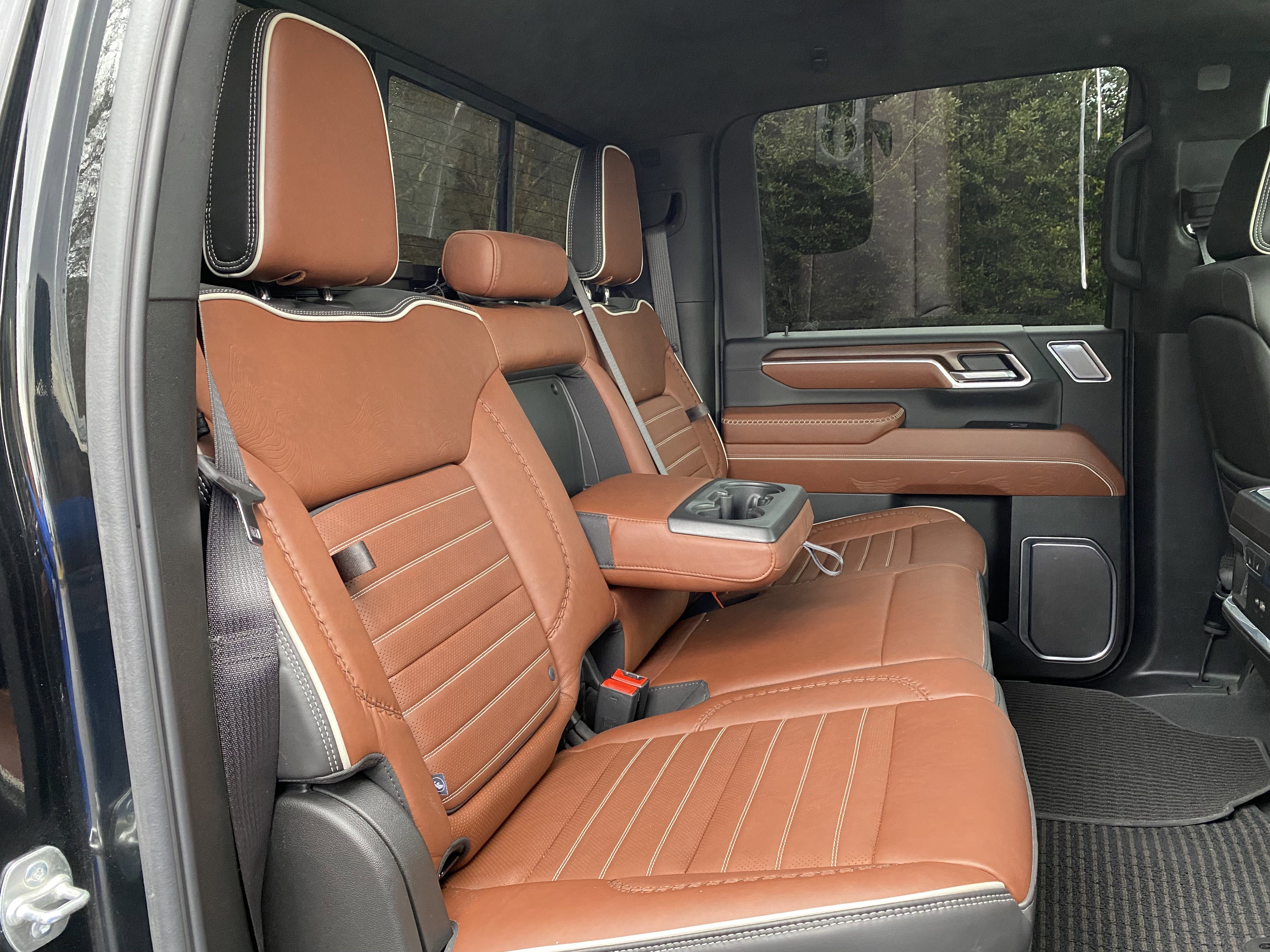 Used 2025 GMC Sierra 2500 Denali Ultimate w/ Snow Plow Prep/Camper Package image 40