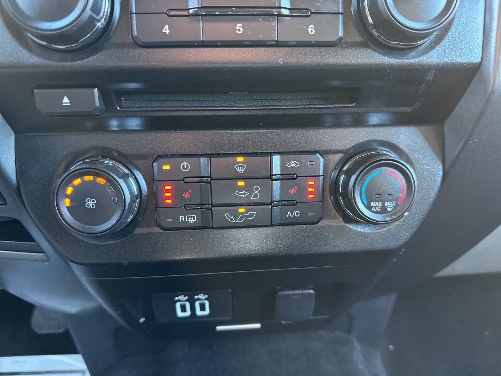 Used 2018 Ford F150 XLT w/ Equipment Group 302A Luxury image 13