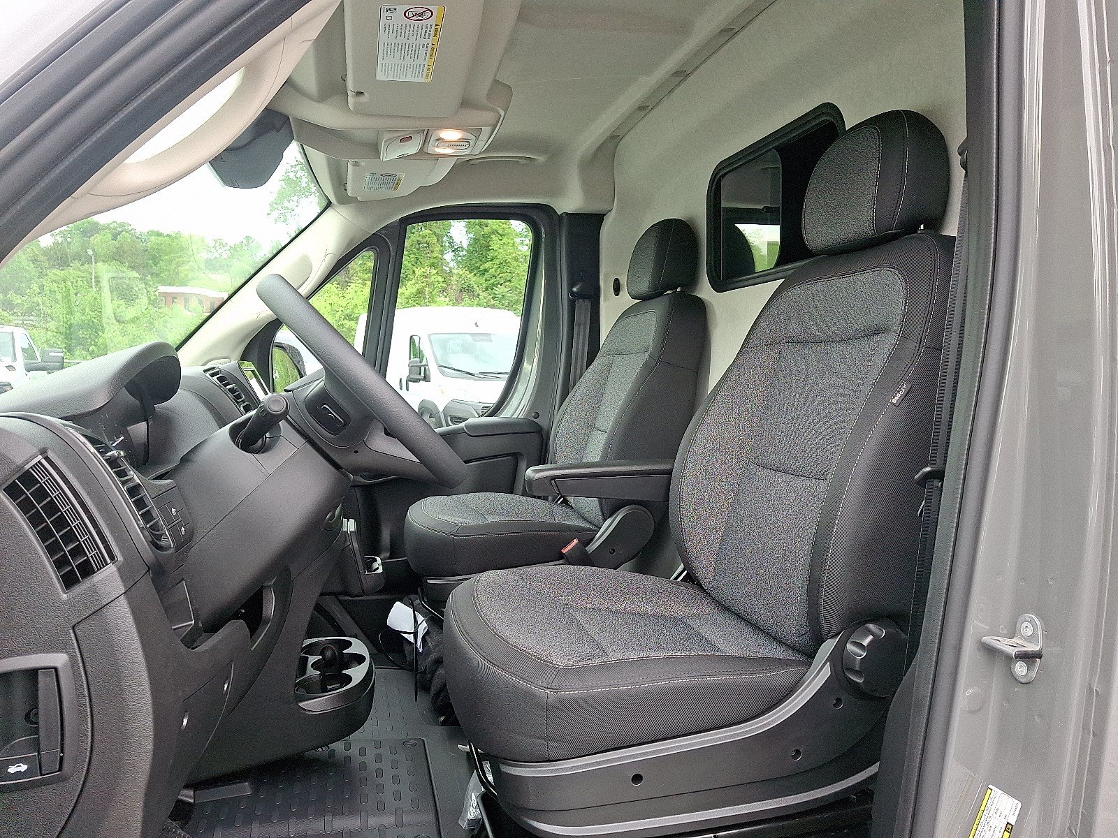 New 2025 RAM ProMaster 2500 w/ Convenience Group FWD image 9
