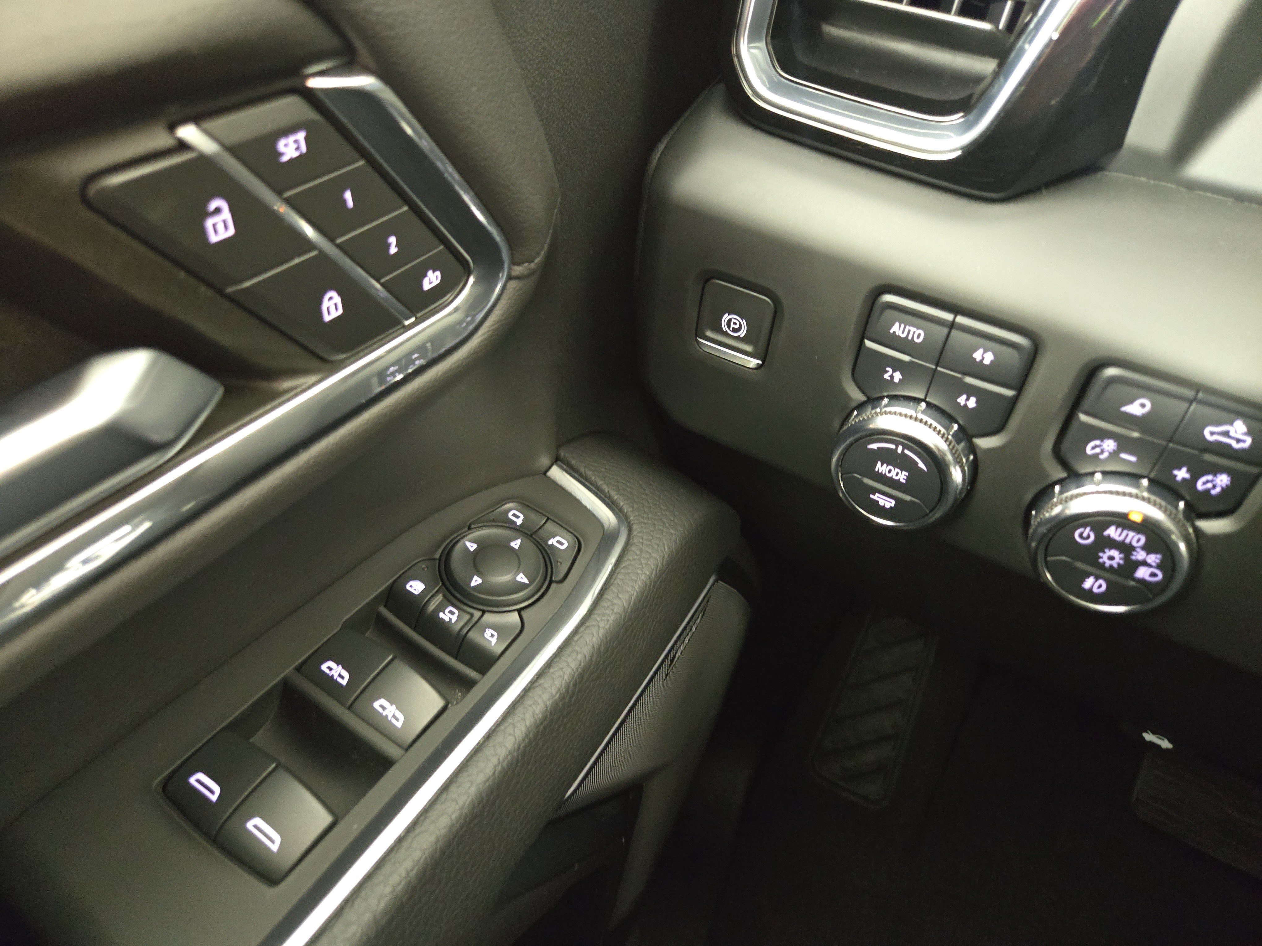 Certified 2024 GMC Sierra 2500 Denali image 28