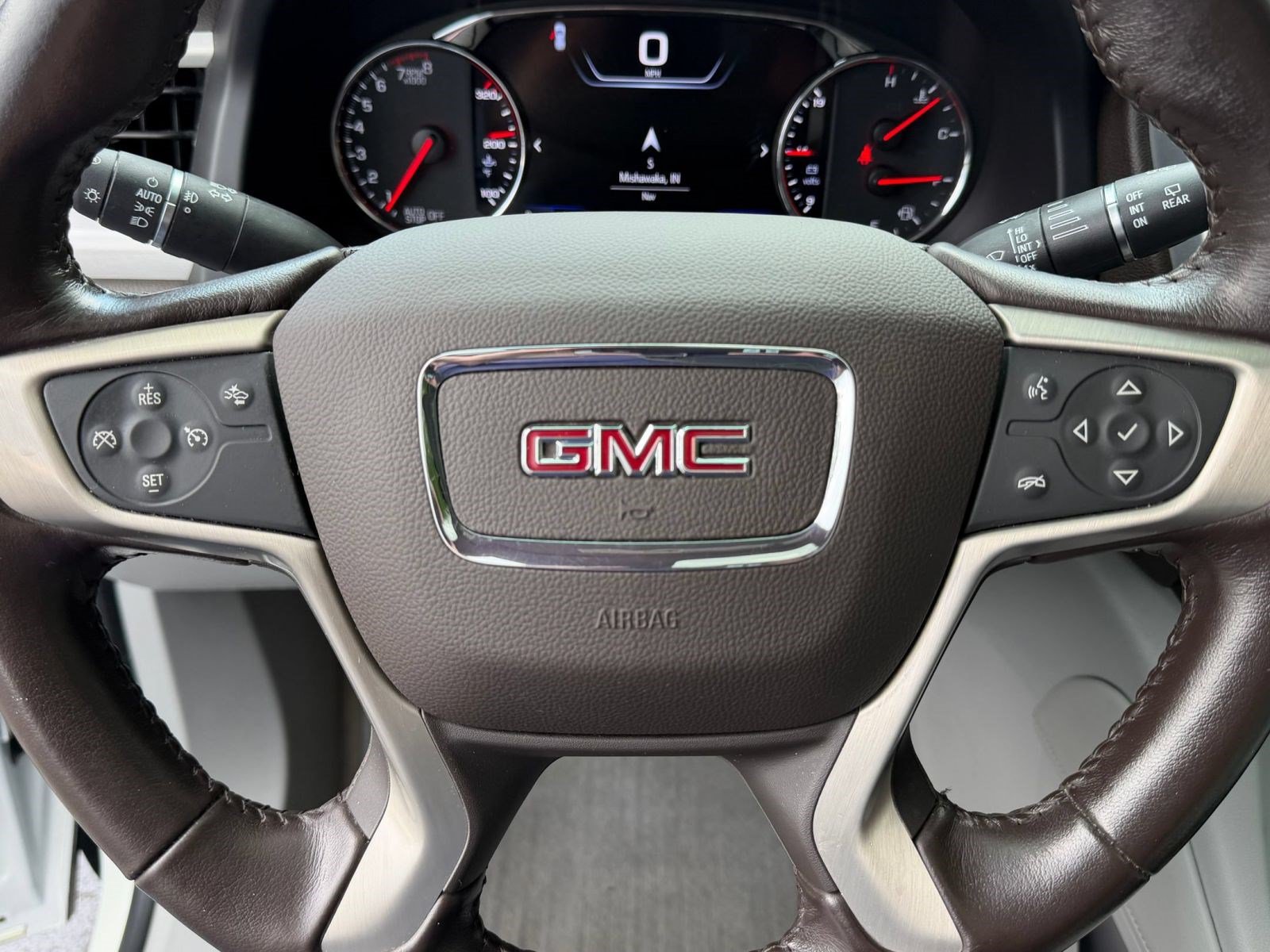 Used 2020 GMC Acadia SLT w/ Driver Alert Package II AWD/4WD image 10