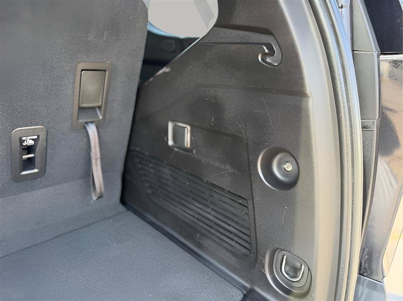 Used 2021 Chevrolet Tahoe Z71 AWD/4WD image 36