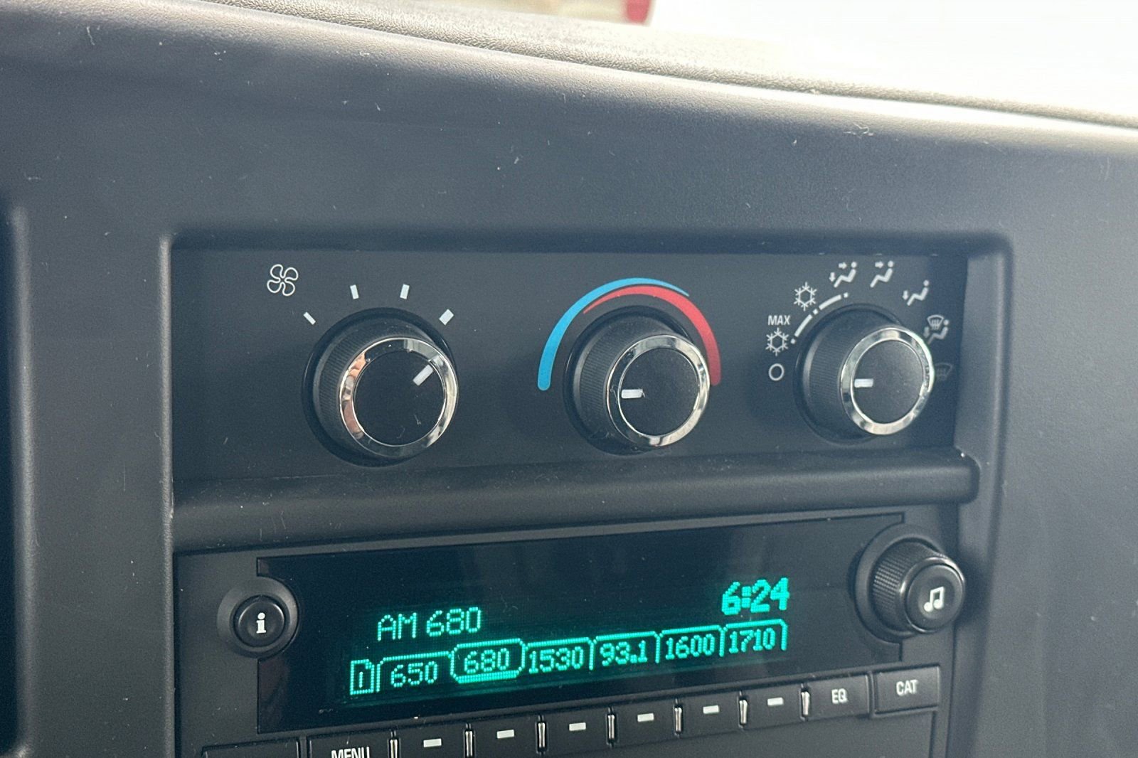 New 2024 Chevrolet Express 3500 w/ Power Convenience Package image 17