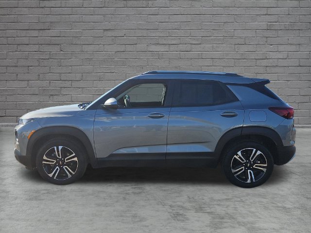 Used 2023 Chevrolet TrailBlazer LT FWD image 2