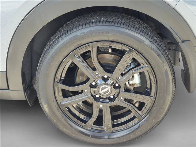 Used 2022 Nissan Kicks SR FWD image 21