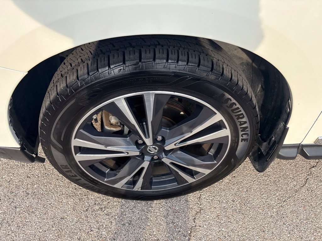 Used 2018 Nissan Pathfinder Platinum FWD image 9