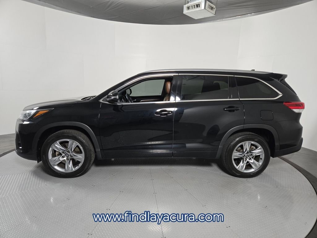 Used 2019 Toyota Highlander Limited FWD image 3