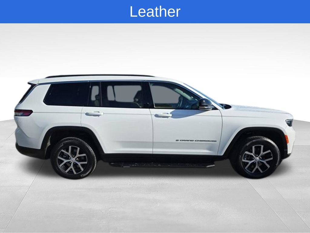 Used 2025 Jeep Grand Cherokee L Limited AWD/4WD image 7