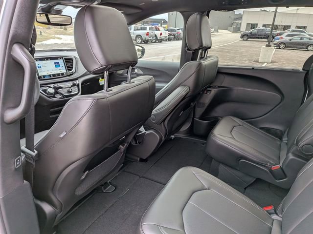 New 2026 Chrysler Pacifica Select image 25